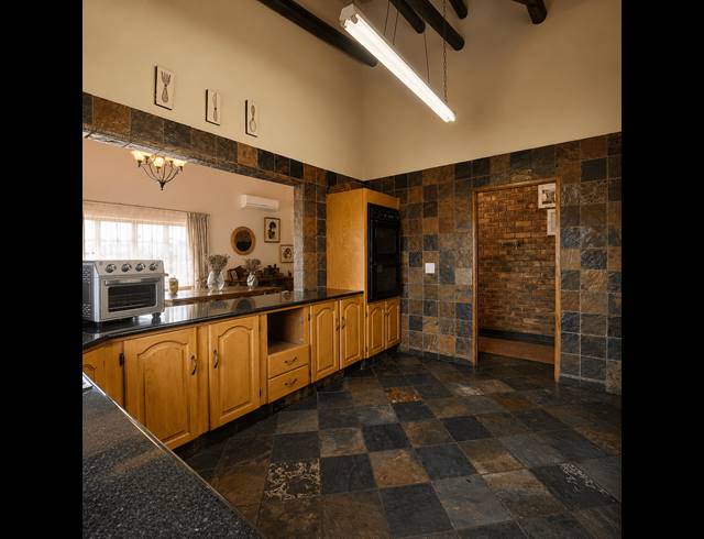3 BEDROOM HOUSE FOR SALE IN RENSBURG